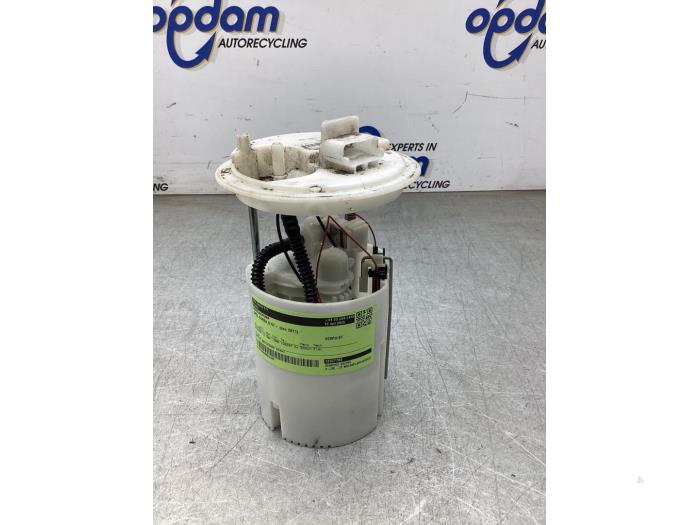 Gebrauchte Benzinpumpe Opel Corsa D 1.4 Euro 5 Preis € 25,00 Margenregelung angeboten von Gebr Opdam B.V.
