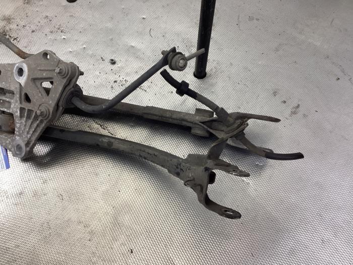 Subframe from a Alfa Romeo Giulietta (940) 1.4 TB 16V 2011