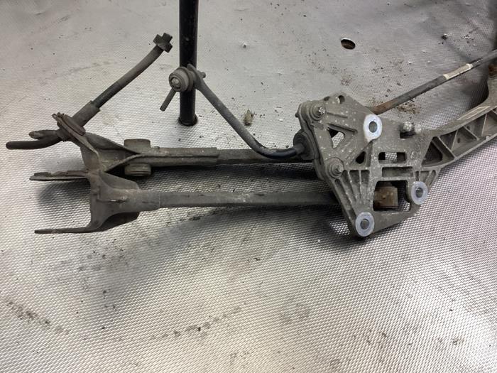 Subframe from a Alfa Romeo Giulietta (940) 1.4 TB 16V 2011