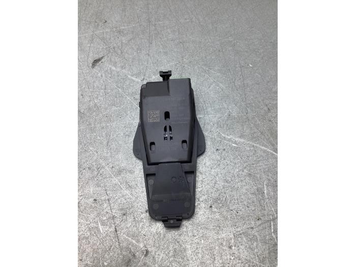 Gebrauchte Bremsassistent Sensor Volkswagen Up! (121) 1.0 12V 60 Preis € 40,00 Margenregelung angeboten von Gebr Opdam B.V.