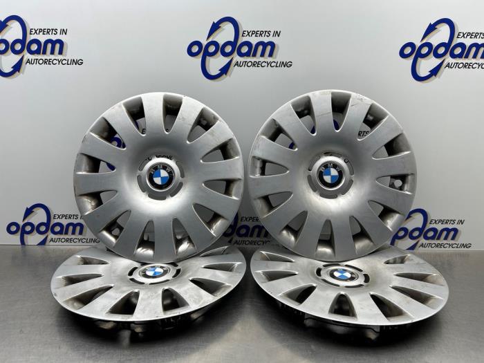Używane Kolpak BMW 3 serie (E46/4) 316i 16V Cena € 60,00 Procedura marży oferowane przez Gebr Opdam B.V.