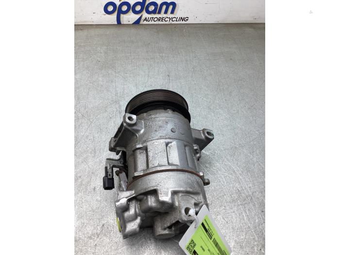 Usagé Pompe clim Renault Espace (RFCJ) 1.6 Tce 200 Prix € 200,00 Règlement à la marge proposé par Gebr Opdam B.V.