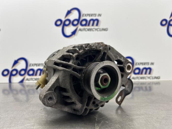 Begagnade Dynamo Toyota Aygo (B10) 1.0 12V VVT-i Pris € 50,00 Marginaltabell erbjuds av Gebr Opdam B.V.