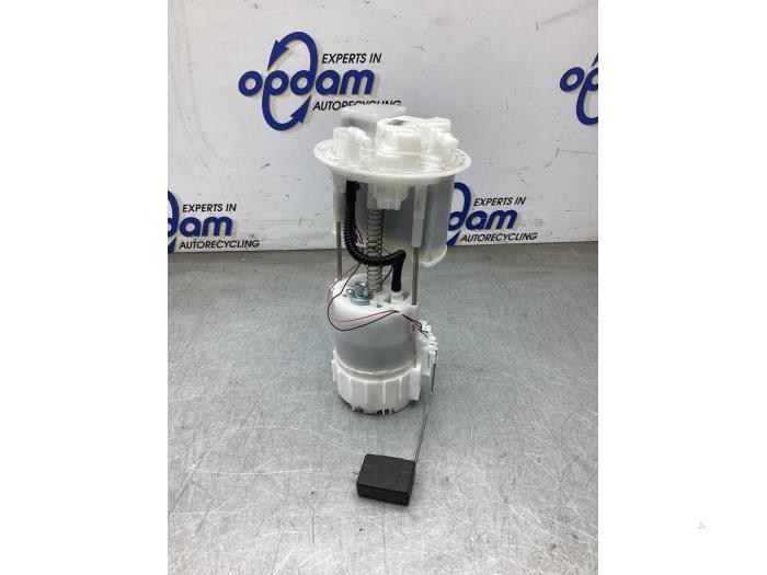 Begagnade Bensinpump Toyota Aygo X 1.0 12V VVT-i Pris € 100,00 Marginaltabell erbjuds av Gebr Opdam B.V.