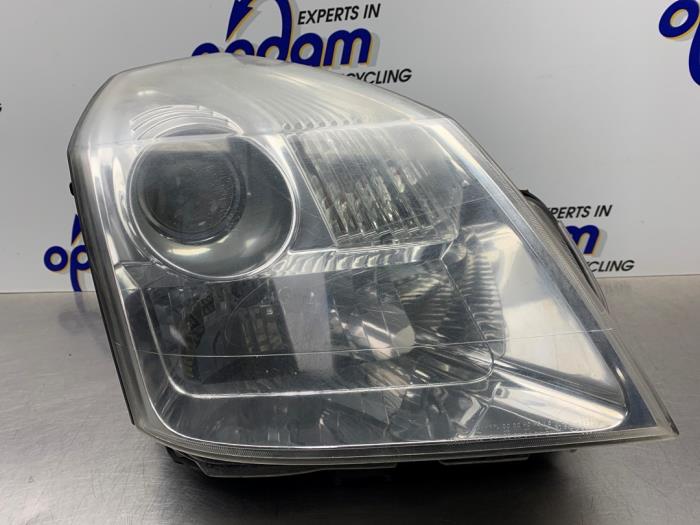 Używane Reflektor prawy Renault Vel Satis (BJ) 2.0 16V Turbo Cena € 60,00 Procedura marży oferowane przez Gebr Opdam B.V.