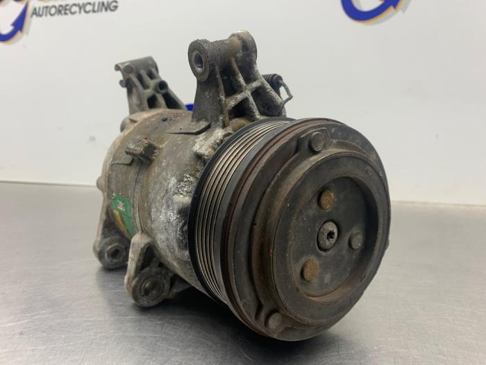 Usagé Pompe clim BMW Mini (R50/53) 1.6 16V Cooper Prix € 75,00 Règlement à la marge proposé par Gebr Opdam B.V.