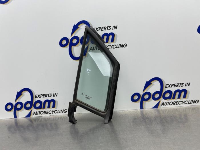 Usados Ventanilla triangular derecha delante Opel Agila (B) 1.0 12V Precio € 30,00 Norma de margen ofrecido por Gebr Opdam B.V.