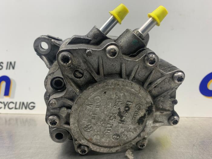 Gebrauchte Vakuumpumpe (Diesel) Mitsubishi Outlander (CW) 2.0 DI-D 16V 4x4 Preis € 75,00 Margenregelung angeboten von Gebr Opdam B.V.