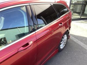 Używane Drzwi lewe tylne wersja 4-drzwiowa Ford Mondeo V Wagon 1.5 EcoBoost 16V Cena € 500,00 Procedura marży oferowane przez Gebr Opdam B.V.