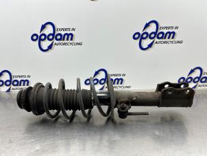 Usados Barra de amortiguador izquierda delante Toyota Yaris II (P9) 1.0 12V VVT-i Precio € 50,00 Norma de margen ofrecido por Gebr Opdam B.V.