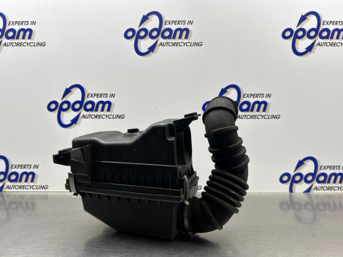 Gebrauchte Luftfiltergehäuse Mitsubishi Colt (Z2/Z3) 1.3 16V Preis € 50,00 Margenregelung angeboten von Gebr Opdam B.V.