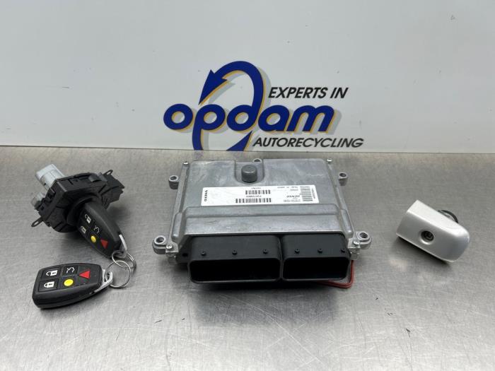 Used Engine management computer Volvo C30 (EK/MK) 2.4i 20V Price € 150,00 Margin scheme offered by Gebr Opdam B.V.