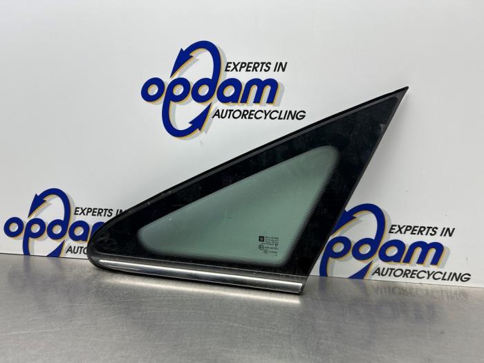 Usados Ventanilla triangular izquierda delante Opel Zafira (M75) 1.9 CDTI 16V Precio € 35,00 Norma de margen ofrecido por Gebr Opdam B.V.