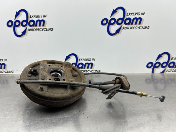 Używane Hamulec bebnowy tyl Opel Agila (A) 1.0 12V Twin Port Cena € 50,00 Procedura marży oferowane przez Gebr Opdam B.V.