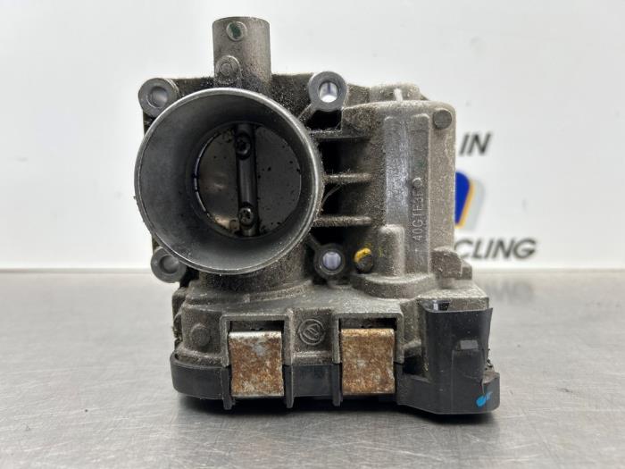 Gebrauchte Drosselklappengehäuse Ford Ka II 1.2 Preis € 50,00 Margenregelung angeboten von Gebr Opdam B.V.