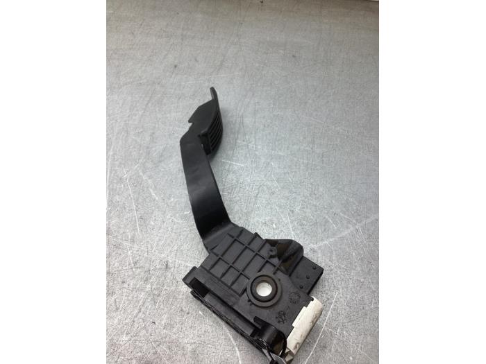 Begagnade Gaspedalsensor Opel Adam 1.2 16V Pris € 20,00 Marginaltabell erbjuds av Gebr Opdam B.V.