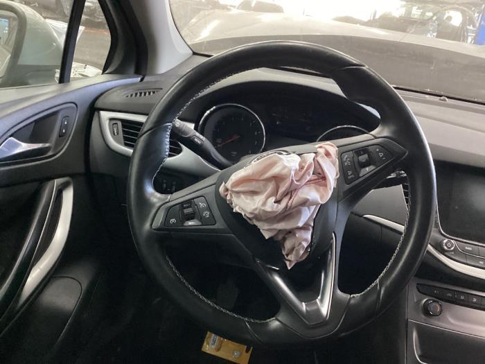 Begagnade Ratt Opel Astra K Sports Tourer 1.0 Turbo 12V Pris € 100,00 Marginaltabell erbjuds av Gebr Opdam B.V.