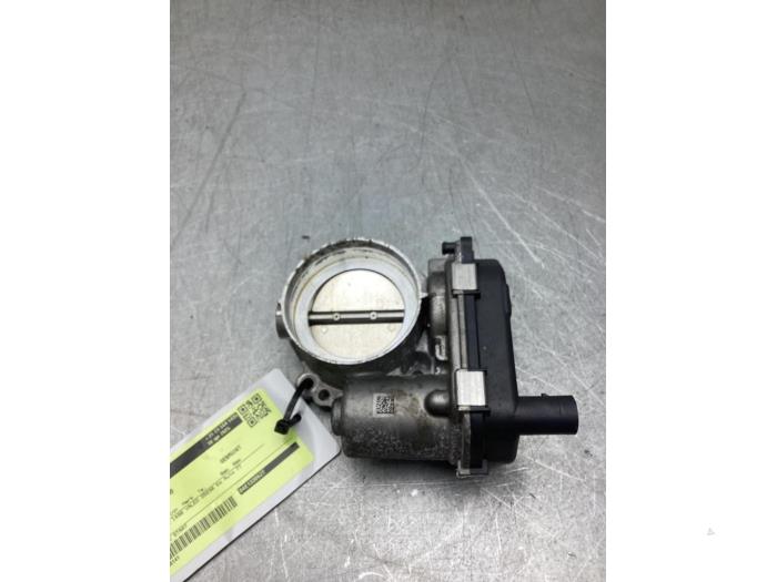 Usagé Boîtier accélérateur Volkswagen Golf VIII (CD1) 1.5 eTSI 16V Prix € 75,00 Règlement à la marge proposé par Gebr Opdam B.V.