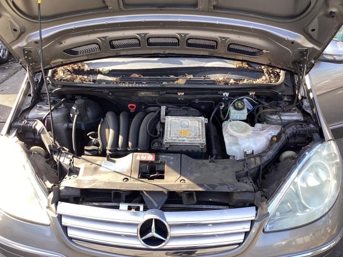Używane Silnik Mercedes A (W169) 1.7 A-170 5-Drs. Cena € 300,00 Procedura marży oferowane przez Gebr Opdam B.V.