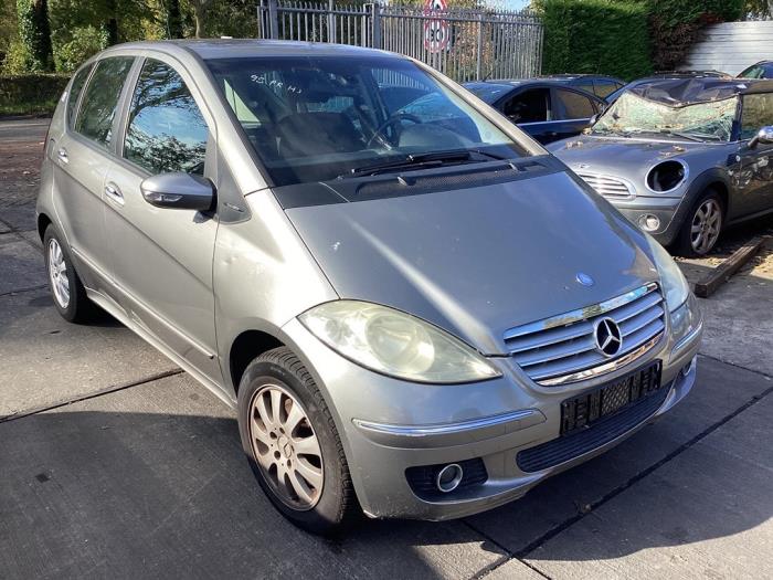 Używane Reflektor prawy Mercedes A (W169) 1.7 A-170 5-Drs. Cena € 60,00 Procedura marży oferowane przez Gebr Opdam B.V.