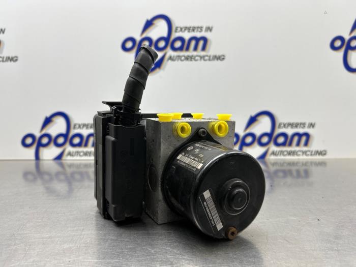 Begagnade ABS-pump Volkswagen Polo IV (9N1/2/3) 1.4 16V Pris € 150,00 Marginaltabell erbjuds av Gebr Opdam B.V.