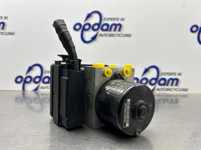 Begagnade ABS-pump Volkswagen Polo IV (9N1/2/3) 1.4 16V Pris € 90,00 Marginaltabell erbjuds av Gebr Opdam B.V.