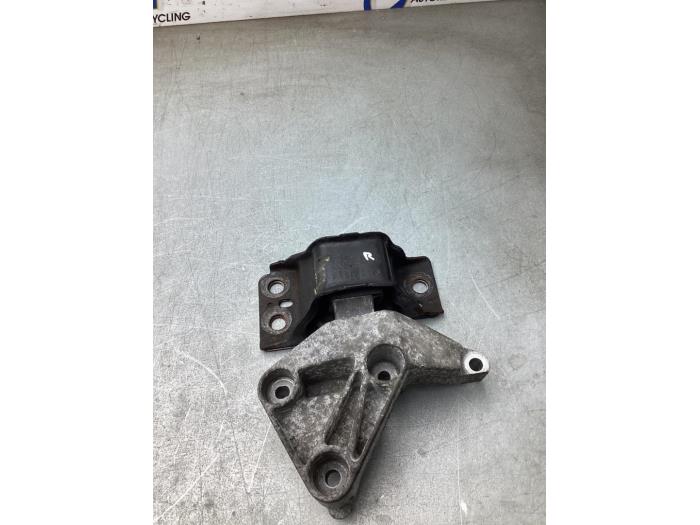 Used Engine mount Renault Kangoo Express (FW) 1.5 dCi 90 FAP Price € 25,00 Margin scheme offered by Gebr Opdam B.V.