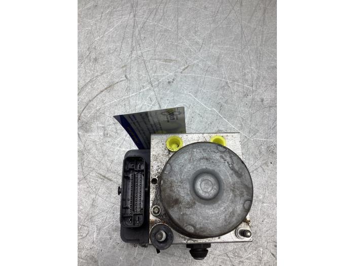 Gebrauchte ABS Pumpe Opel Karl 1.0 12V Preis € 75,00 Margenregelung angeboten von Gebr Opdam B.V.
