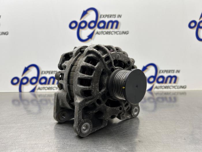 Begagnade Dynamo Smart Fortwo Coupé (453.3) 1.0 12V Pris € 100,00 Marginaltabell erbjuds av Gebr Opdam B.V.