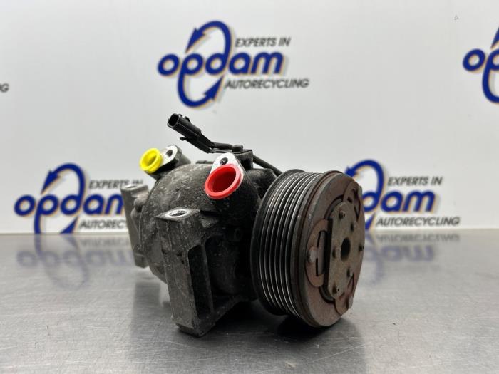 Usagé Compresseur de clim Smart Fortwo Coupé (453.3) 1.0 12V Prix € 125,00 Règlement à la marge proposé par Gebr Opdam B.V.