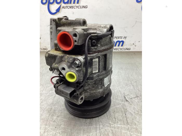 Usagé Pompe clim Audi A4 (B7) 3.2 FSI V6 30V Quattro Prix € 75,00 Règlement à la marge proposé par Gebr Opdam B.V.