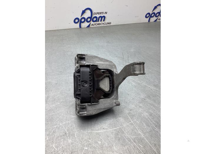 Used Engine mount Seat Leon ST (5FF) 1.6 TDI Ecomotive 16V Price € 25,00 Margin scheme offered by Gebr Opdam B.V.