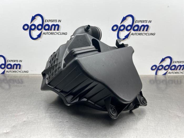 Gebrauchte Luftfiltergehäuse BMW 3 serie (E90) 320Si 16V Preis € 100,00 Margenregelung angeboten von Gebr Opdam B.V.
