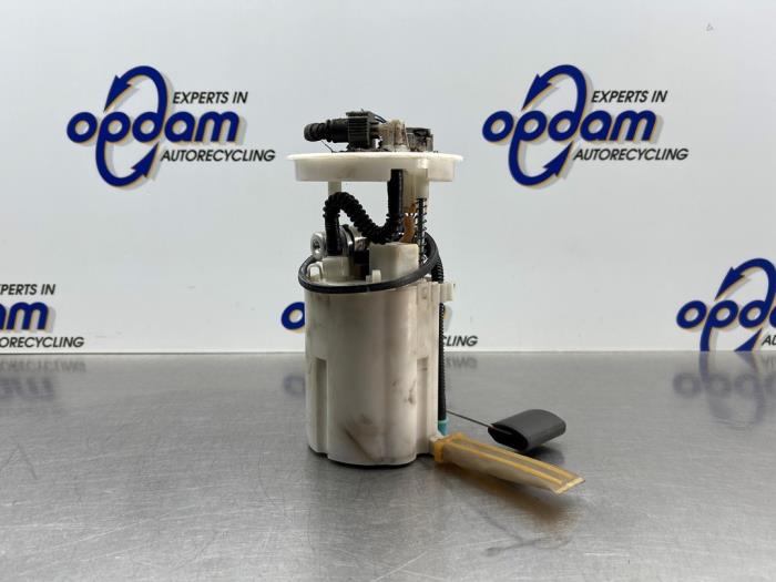 Begagnade Bensinpump Kia Carens III (FG) 2.0i CVVT 16V Pris € 60,00 Marginaltabell erbjuds av Gebr Opdam B.V.
