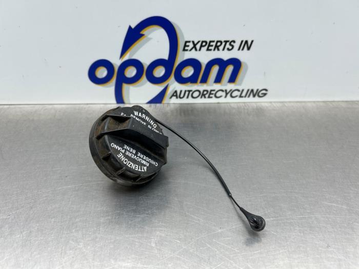 Begagnade Tanklock Kia Carens III (FG) 2.0i CVVT 16V Pris € 20,00 Marginaltabell erbjuds av Gebr Opdam B.V.