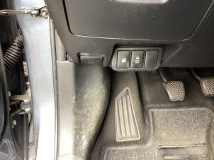 Usagé Commutateur ASR Toyota Avensis Wagon (T27) 1.8 16V VVT-i Prix sur demande proposé par Gebr Opdam B.V.