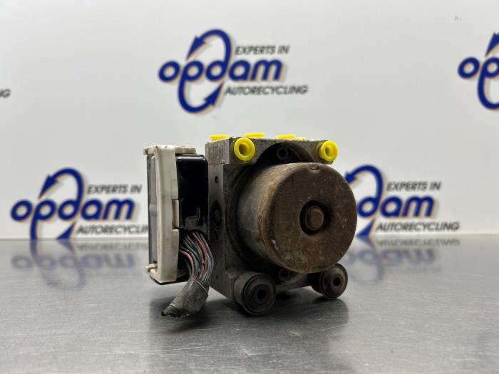 Usagé Pompe ABS Mazda 6 Sportbreak (GY19/89) 1.8i 16V Prix € 125,00 Règlement à la marge proposé par Gebr Opdam B.V.