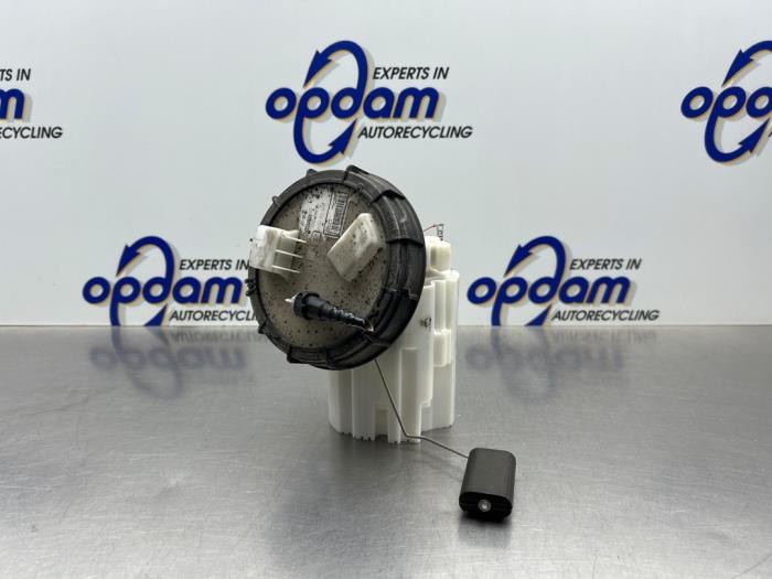 Usagé Pompe essence Smart Fortwo Coupé (453.3) 1.0 12V Prix € 75,00 Règlement à la marge proposé par Gebr Opdam B.V.