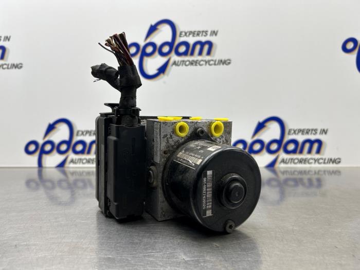 Gebrauchte ABS Pumpe Audi A2 (8Z0) 1.4 16V Preis € 150,00 Margenregelung angeboten von Gebr Opdam B.V.