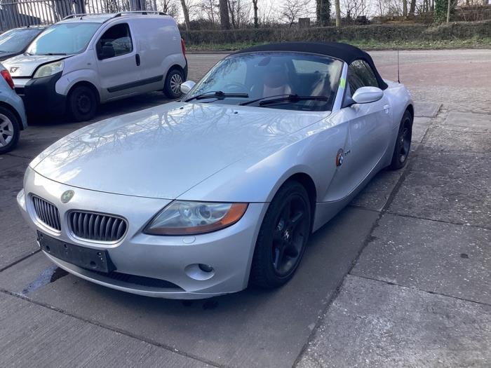 Używane Reflektor lewy BMW Z4 Roadster (E85) 3.0 24V Cena € 250,00 Procedura marży oferowane przez Gebr Opdam B.V.
