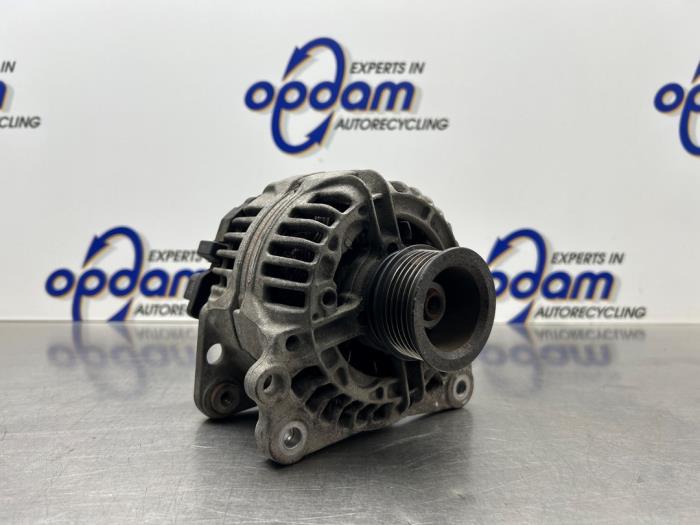 Usagé Dynamo Volkswagen Golf IV (1J1) 2.0 Prix € 50,00 Règlement à la marge proposé par Gebr Opdam B.V.