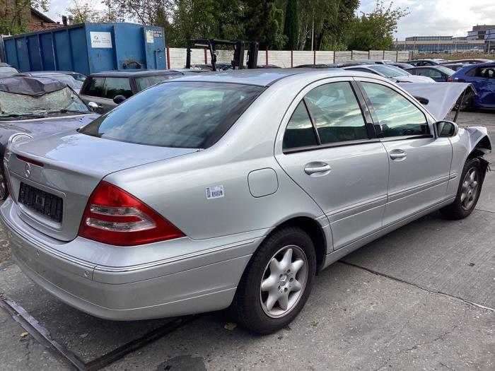Gebrauchte Zwischenachse Mercedes C (W203) 2.0 C-180 16V Preis € 150,00 Margenregelung angeboten von Gebr Opdam B.V.