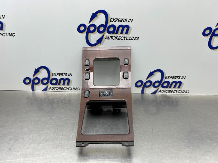 Usados Interruptor de ventanilla eléctrica Mercedes ML I (163) 270 2.7 CDI 20V Precio € 100,00 Norma de margen ofrecido por Gebr Opdam B.V.