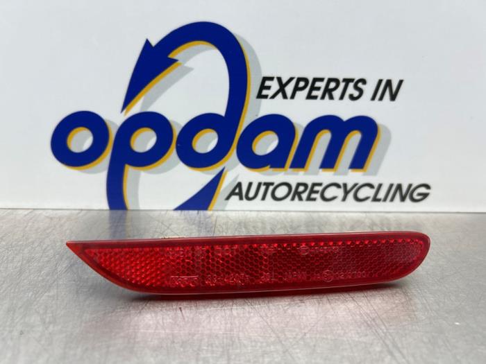 Rear light reflector