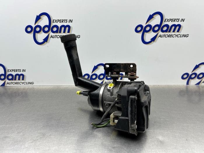 Usagé Pompe de direction Peugeot Partner (GC/GF/GG/GJ/GK) 1.6 HDI 90 16V Prix € 150,00 Règlement à la marge proposé par Gebr Opdam B.V.