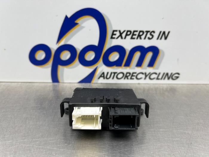 Begagnade Elspegelmodul BMW 3 serie (E46/2C) 325 Ci 24V Pris € 30,00 Marginaltabell erbjuds av Gebr Opdam B.V.
