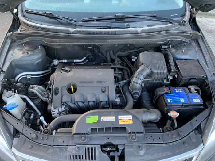 Używane Panel przedni Kia Cee'd Sporty Wagon (EDF) 1.4 16V Cena € 150,00 Procedura marży oferowane przez Gebr Opdam B.V.