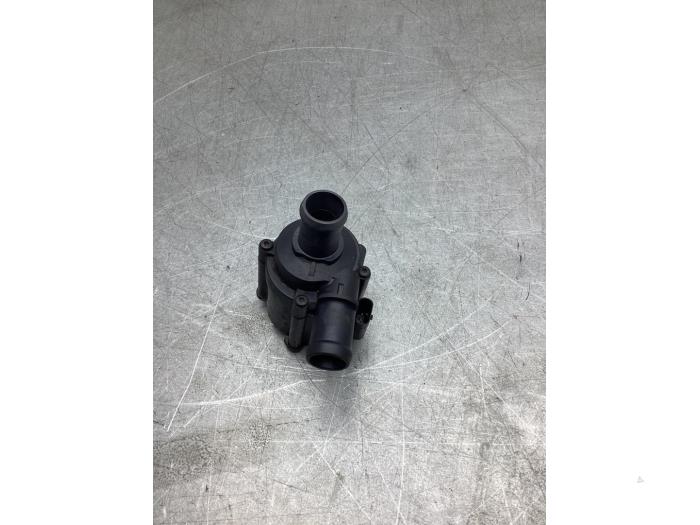 Begagnade Extra vattenpump Audi Q7 (4MB/4MG) 3.0 TDI V6 24V e-tron plug-in hybrid Pris € 36,30 Inklusive moms erbjuds av Gebr Opdam B.V.