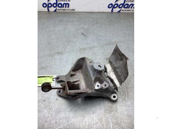 Used Engine mount Audi Q7 (4MB/4MG) 3.0 TDI V6 24V e-tron plug-in hybrid Price € 84,70 Inclusive VAT offered by Gebr Opdam B.V.