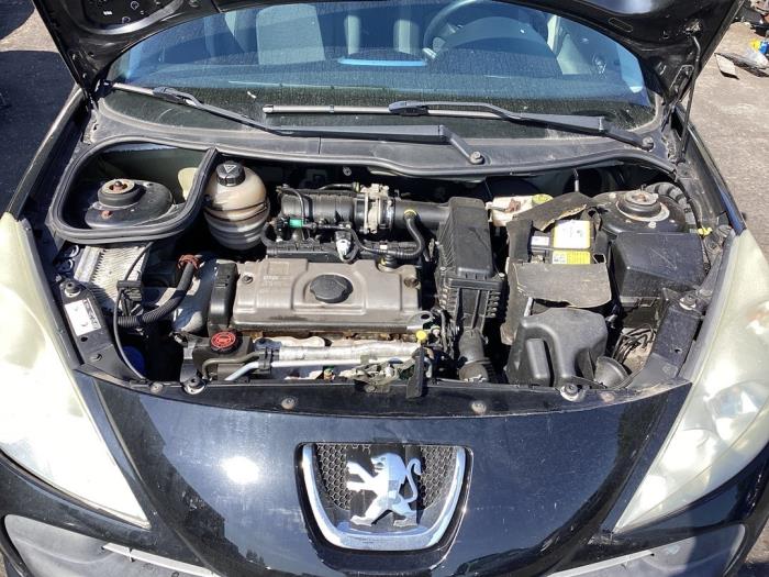 Begagnade Luftfilterhus Peugeot 206+ (2L/M) 1.4 XS Pris € 30,00 Marginaltabell erbjuds av Gebr Opdam B.V.